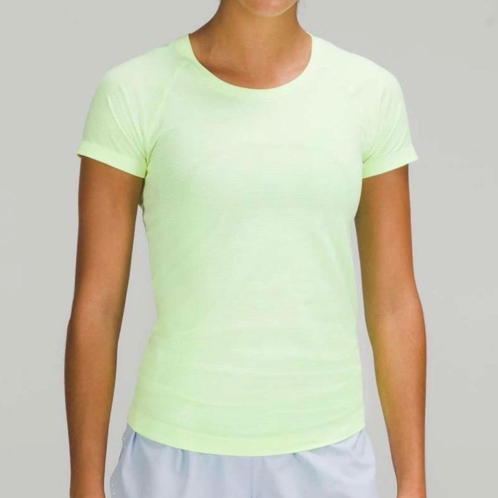 [SOLD] Lululemon Swiftly Tee, Green, Size 6